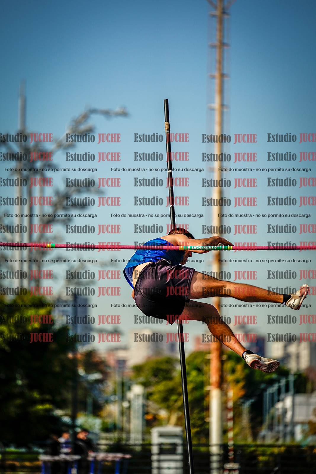 Fotos del salto con garrocha de varones - decatlón 8