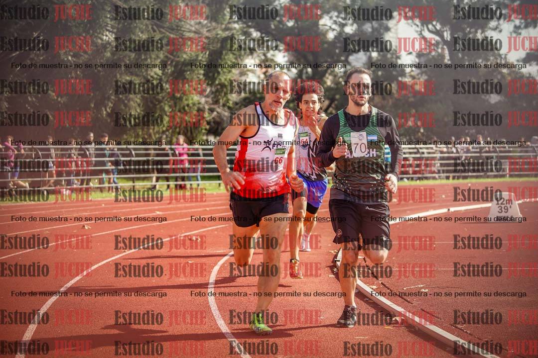Fotos de los 800 m llanos de varones