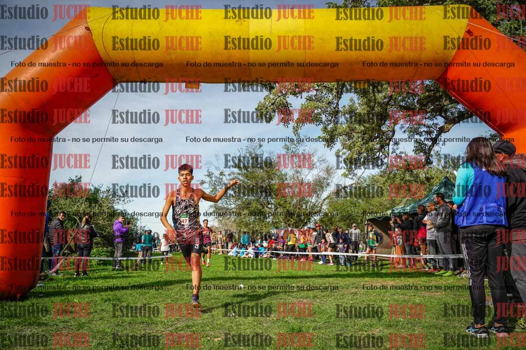 Fotos de la llegada del cross de 2000 m