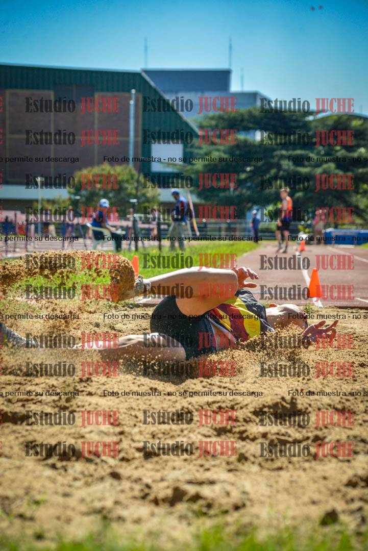 Fotos del salto en largo de varones
