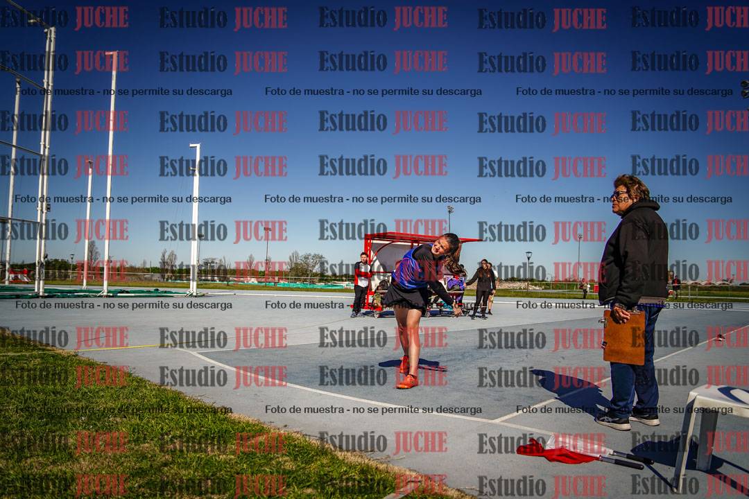 Fotos del lanzamiento de jabalina de mujeres y varones - U15