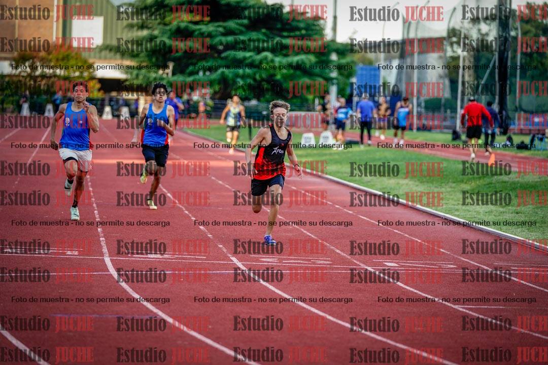 Fotos de los 400 m llanos de varones