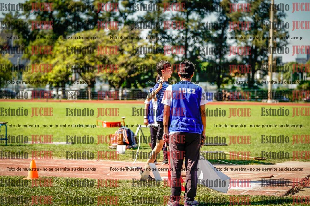 Fotos del salto en largo de varones