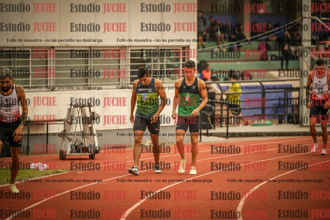 Fotos de los 800 m llanos de varones