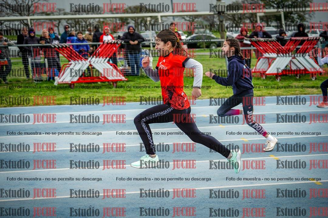 Fotos de los 50 m llanos de mujeres - U12