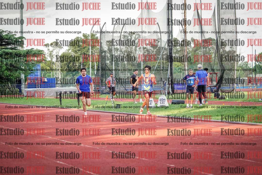 Fotos de los 400 m llanos de varones