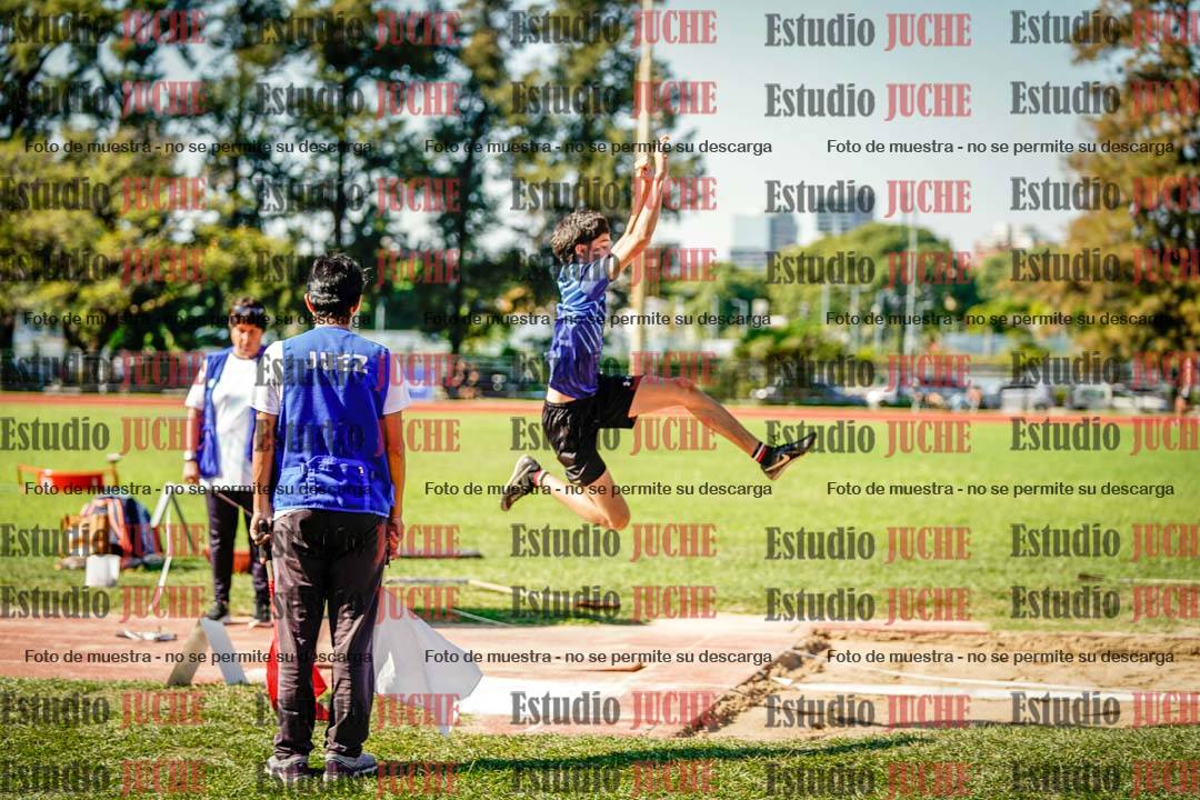 Fotos del salto en largo de varones