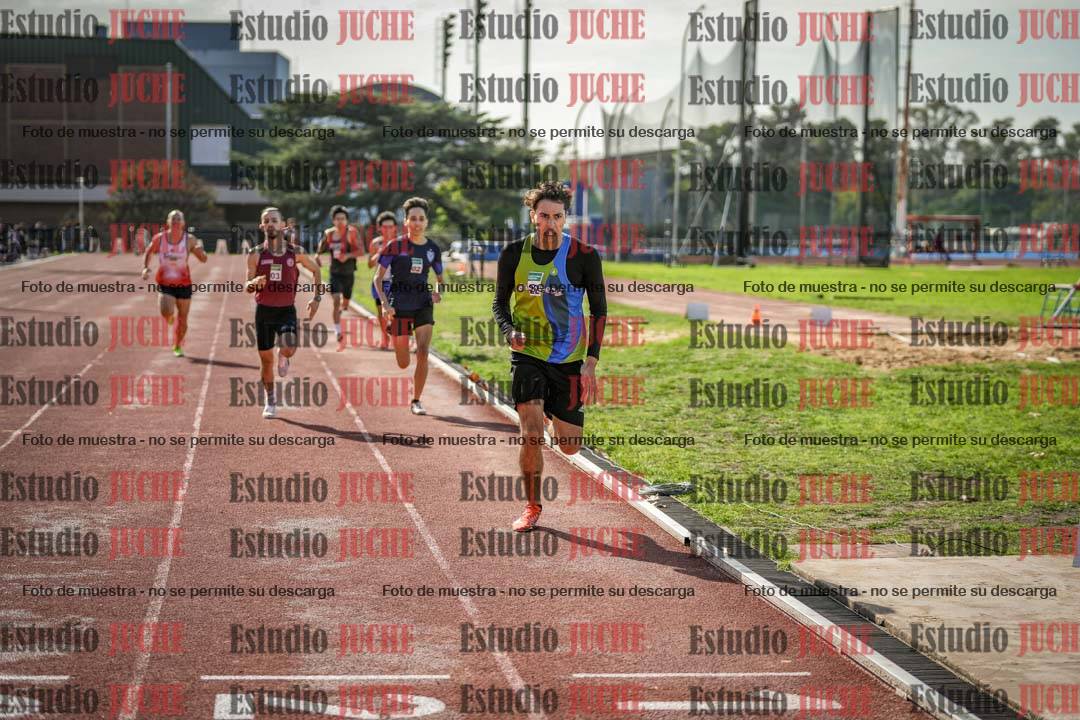 Fotos de los 800 m llanos de varones