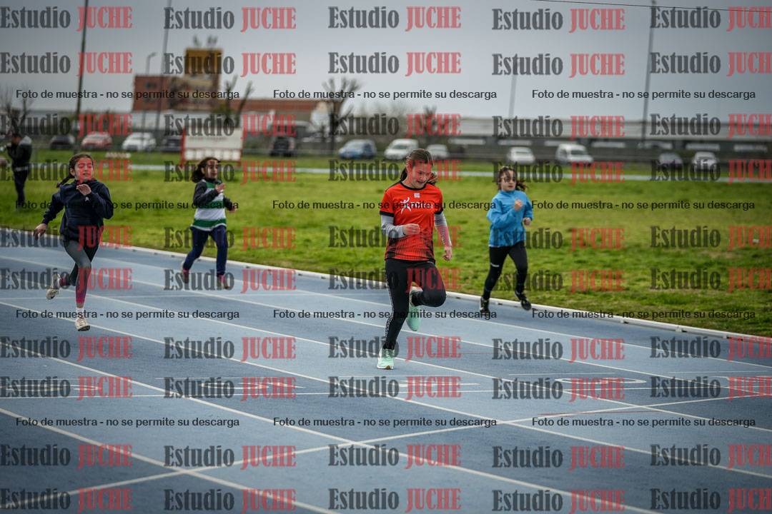 Fotos de los 50 m llanos de mujeres - U12