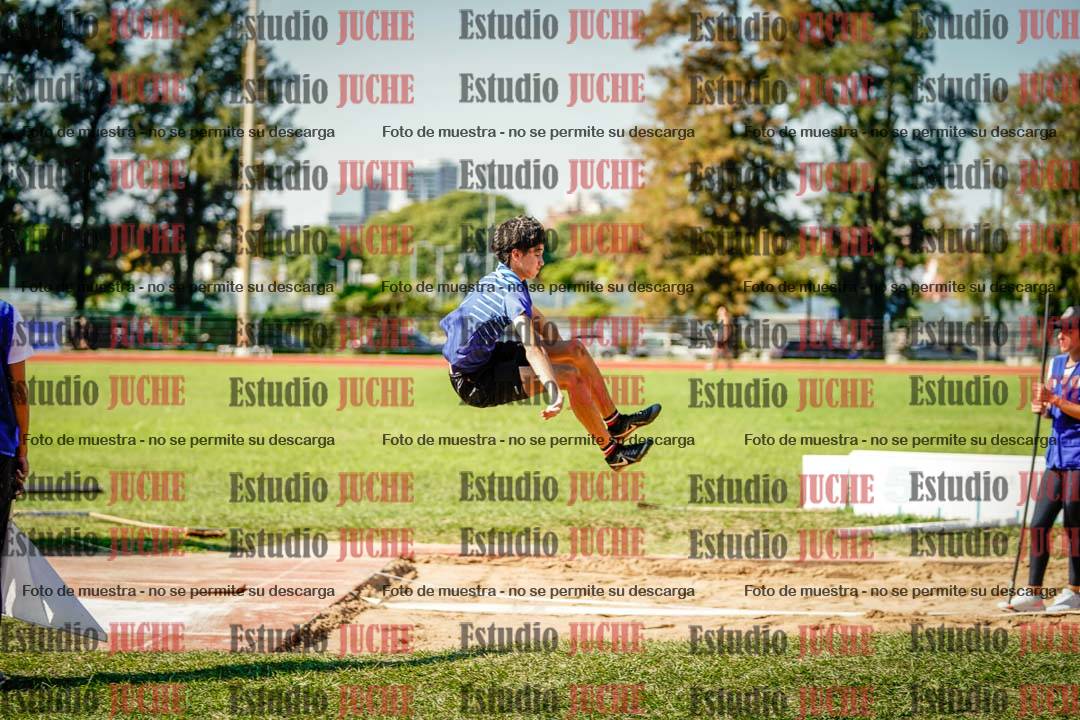 Fotos del salto en largo de varones