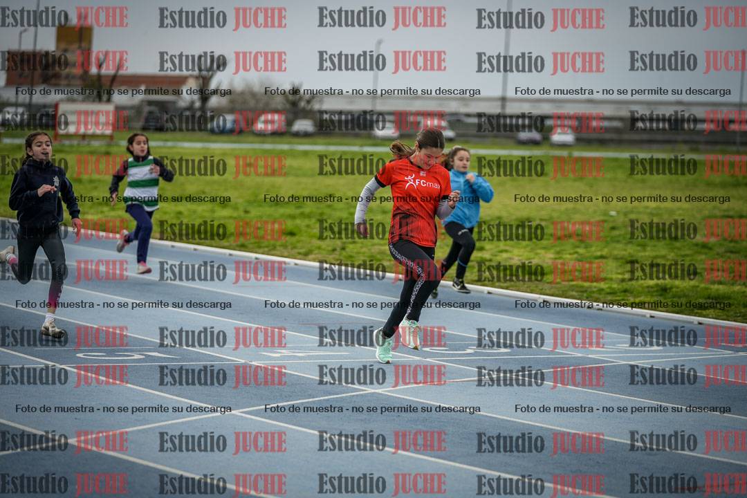 Fotos de los 50 m llanos de mujeres - U12