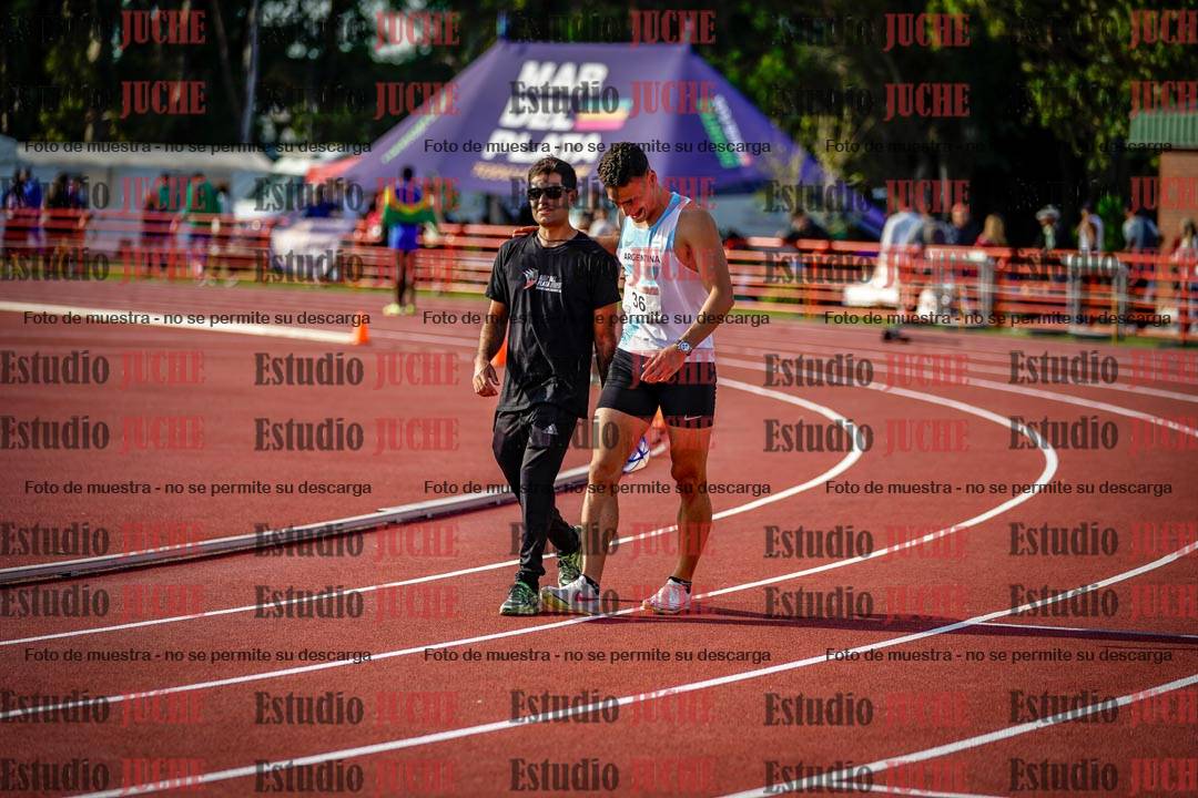 Fotos de algunos extras y podios del día 1