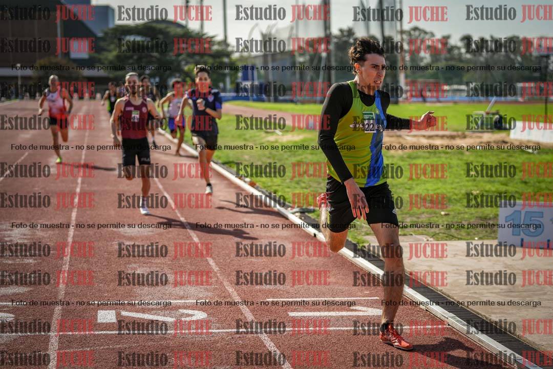 Fotos de los 800 m llanos de varones