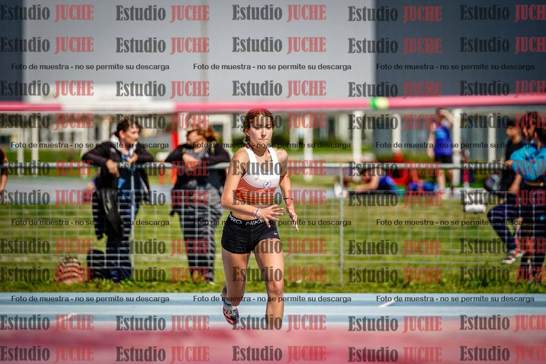 Fotos del salto en alto de mujeres