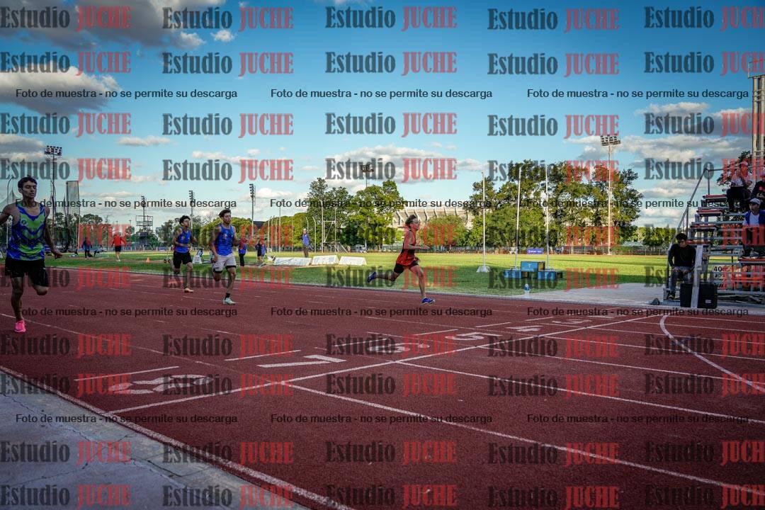 Fotos de los 400 m llanos de varones
