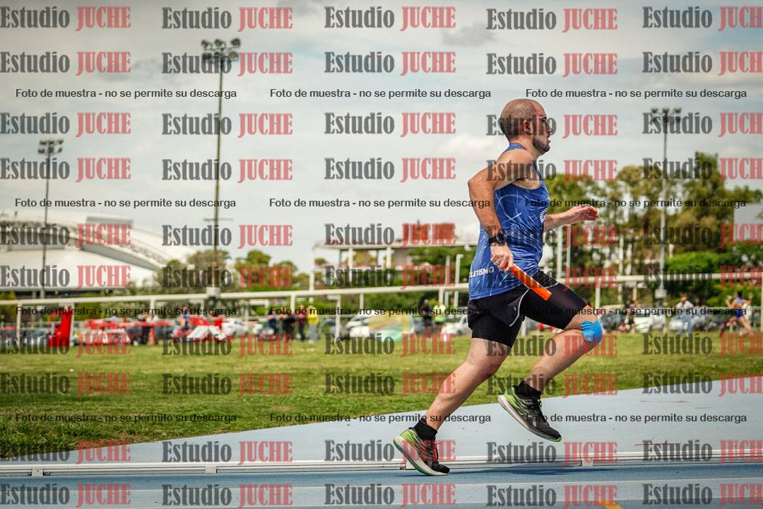 Fotos durante el transcurso de los relevos 20' para running teams - serie 1