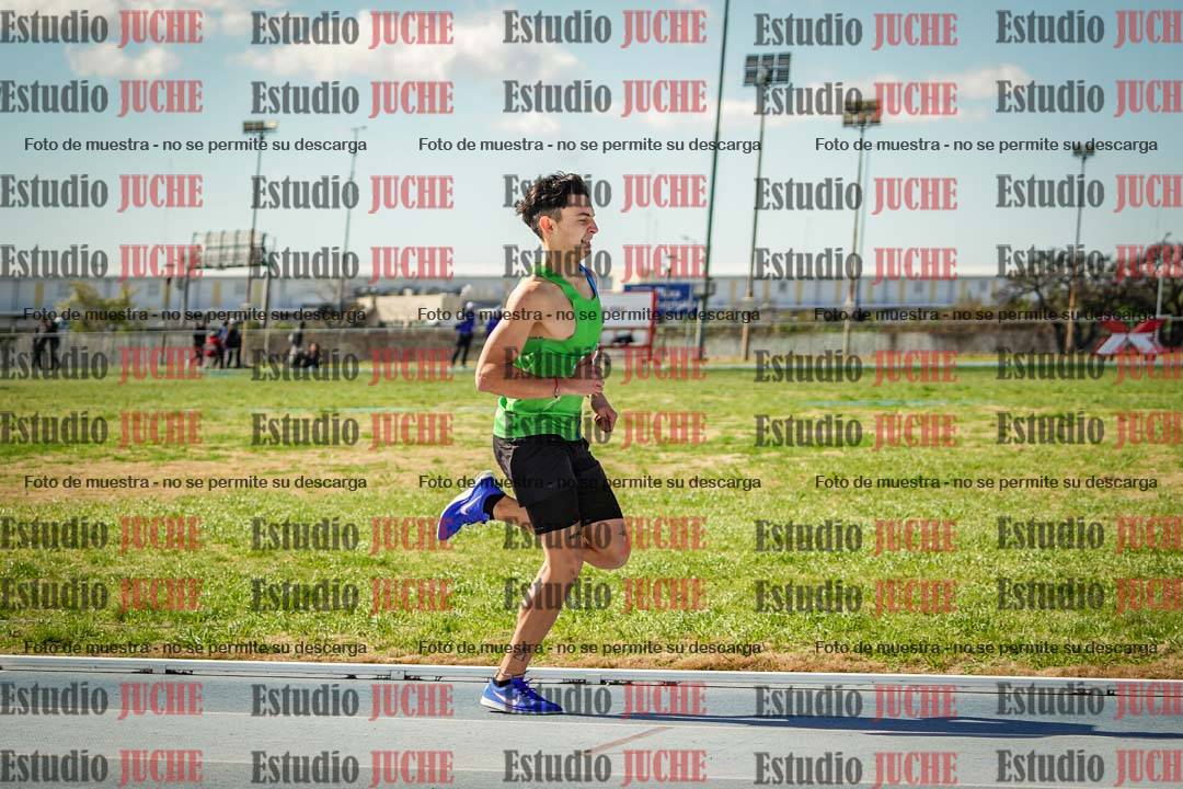 Fotos de los 800 m llanos de varones