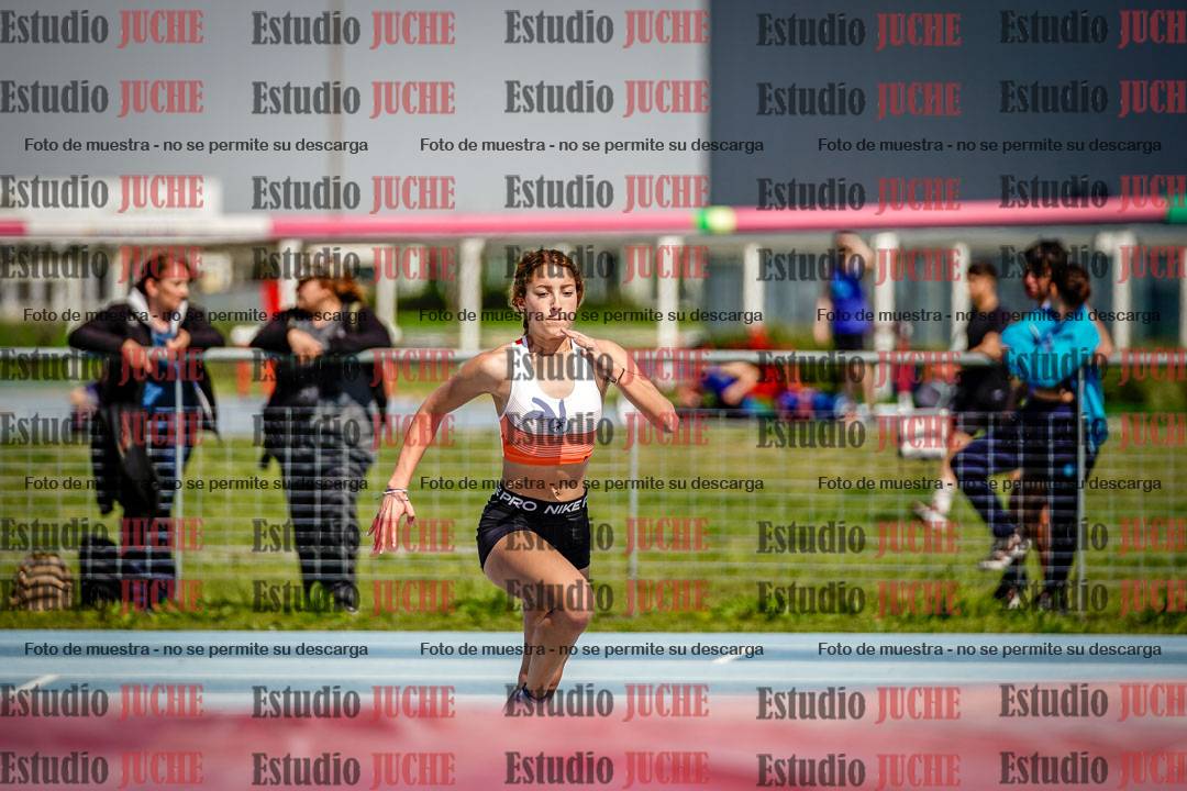 Fotos del salto en alto de mujeres
