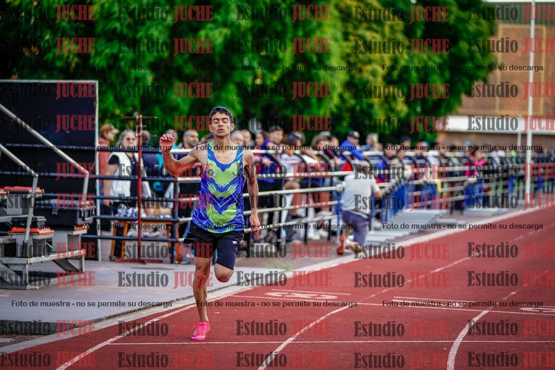 Fotos de los 400 m llanos de varones