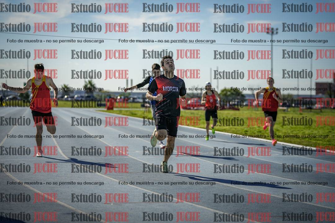 Fotos de los 400 m llanos de varones