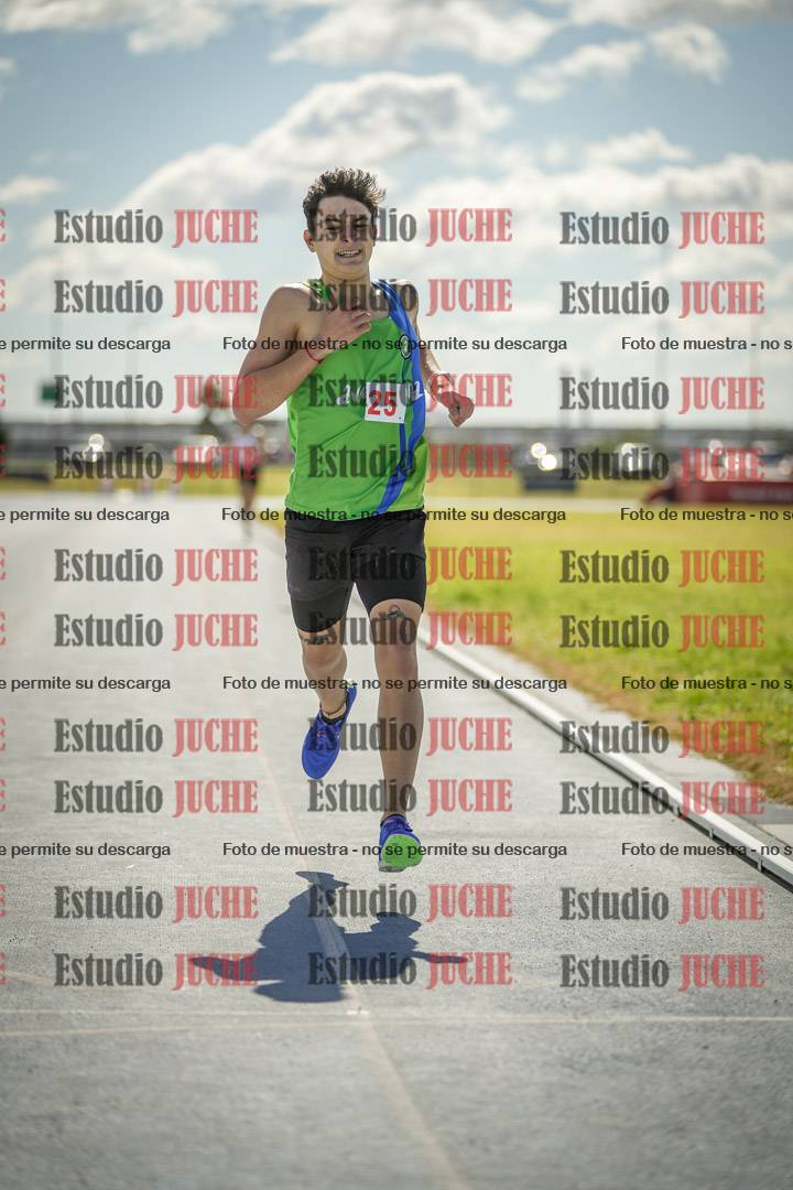 Fotos de los 800 m llanos de varones
