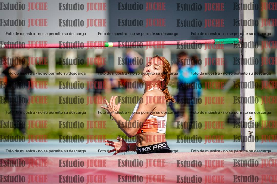 Fotos del salto en alto de mujeres