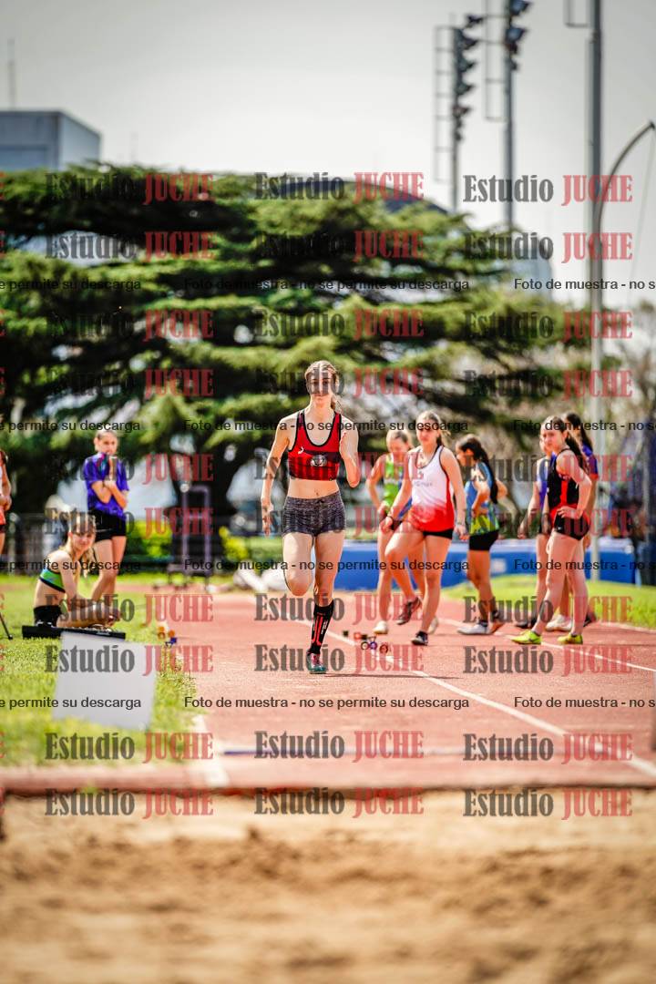 Fotos del salto en largo de mujeres