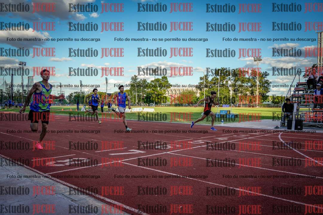 Fotos de los 400 m llanos de varones