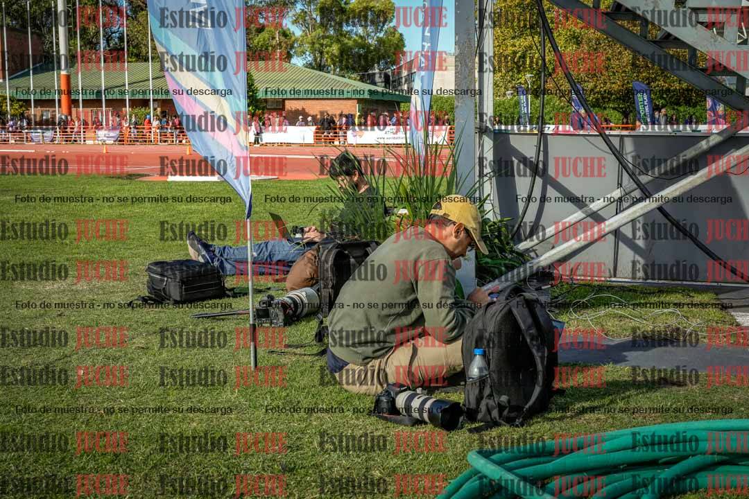Fotos de algunos extras y podios del día 2