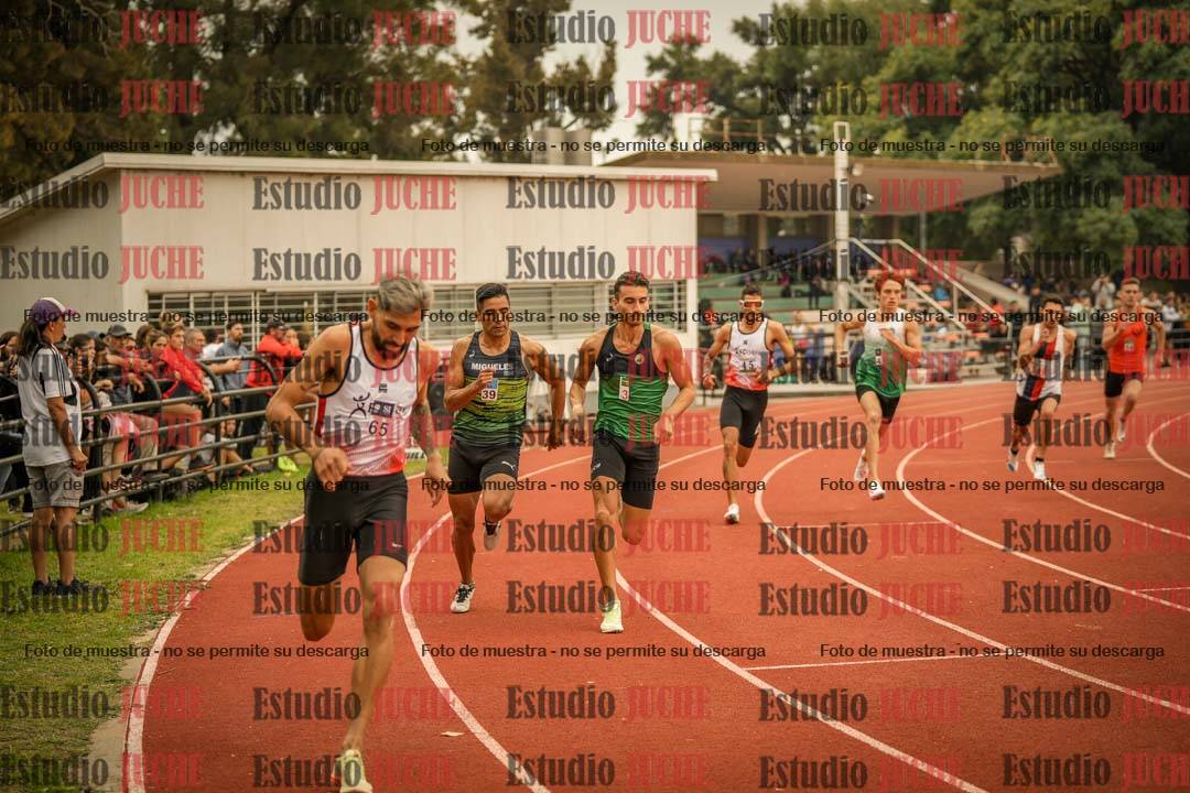 Fotos de los 800 m llanos de varones
