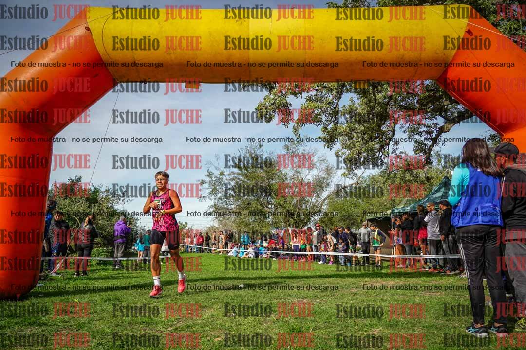 Fotos de la llegada del cross de 2000 m