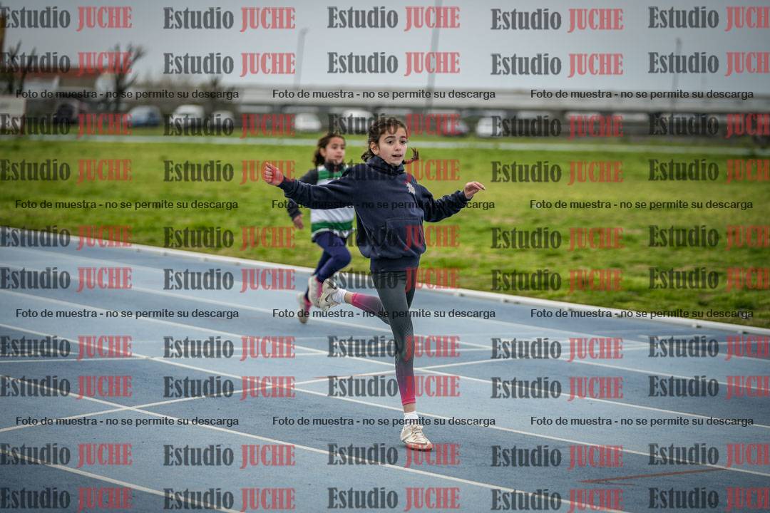 Fotos de los 50 m llanos de mujeres - U12
