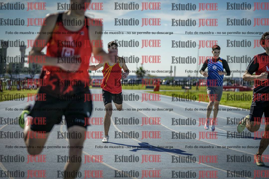 Fotos de los 400 m llanos de varones