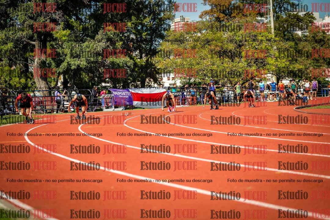 Fotos de los 200 m llanos de varones