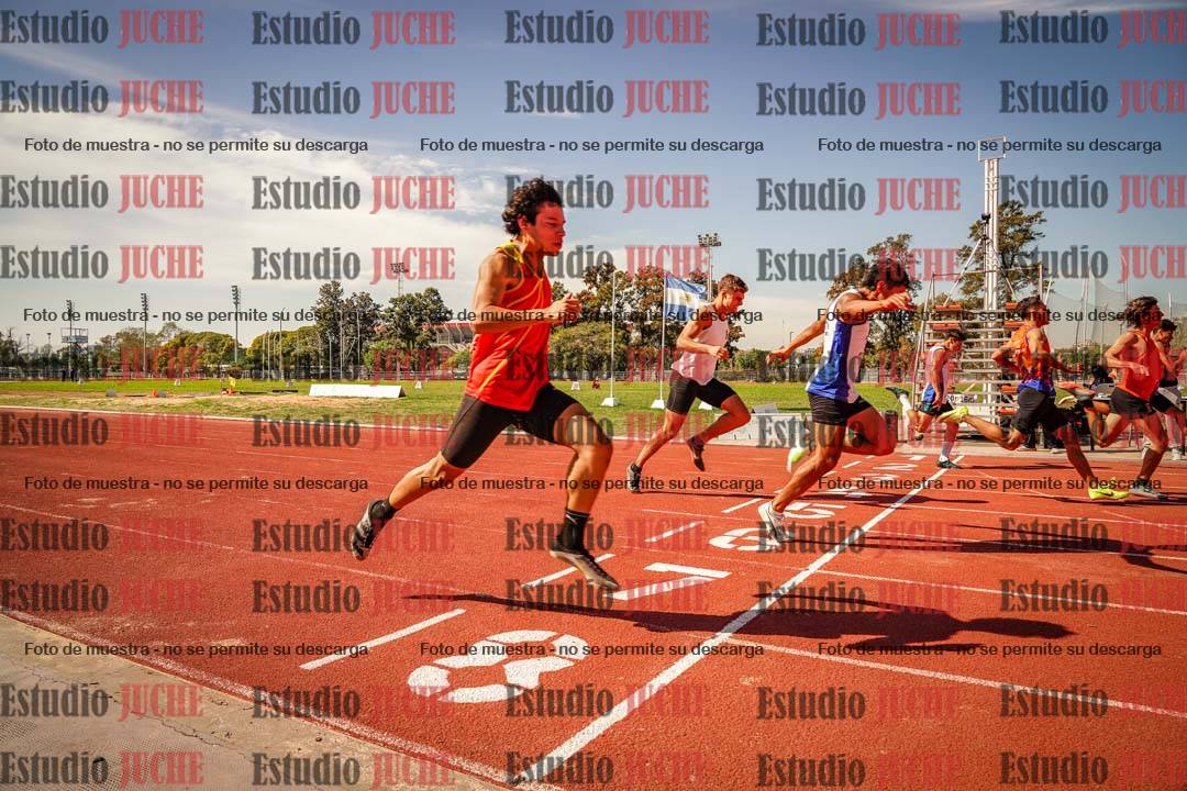 Fotos de los 100 m llanos de varones