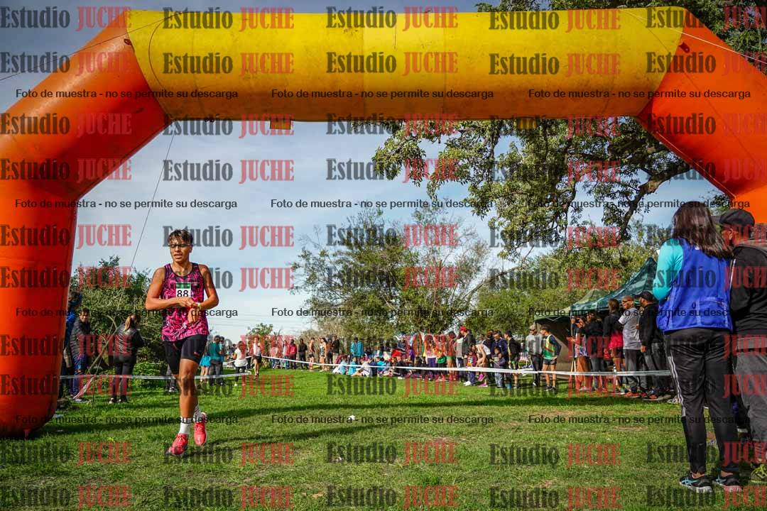 Fotos de la llegada del cross de 2000 m
