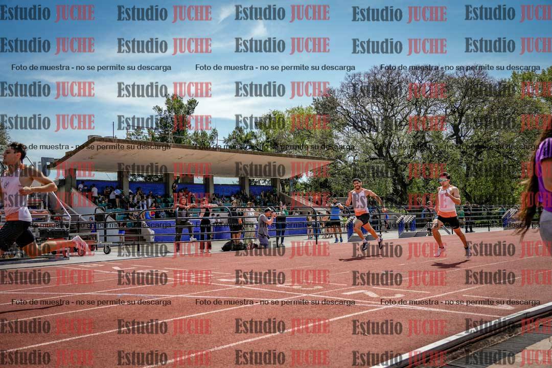 Fotos de los 400 m llanos de varones