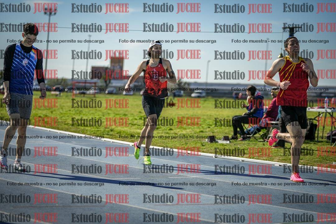 Fotos de los 400 m llanos de varones