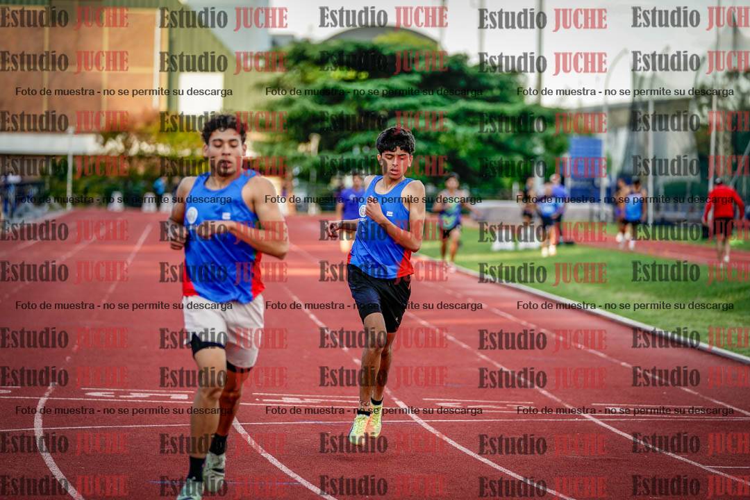 Fotos de los 400 m llanos de varones