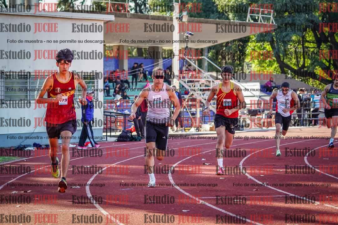 Fotos de los 800 m llanos de varones
