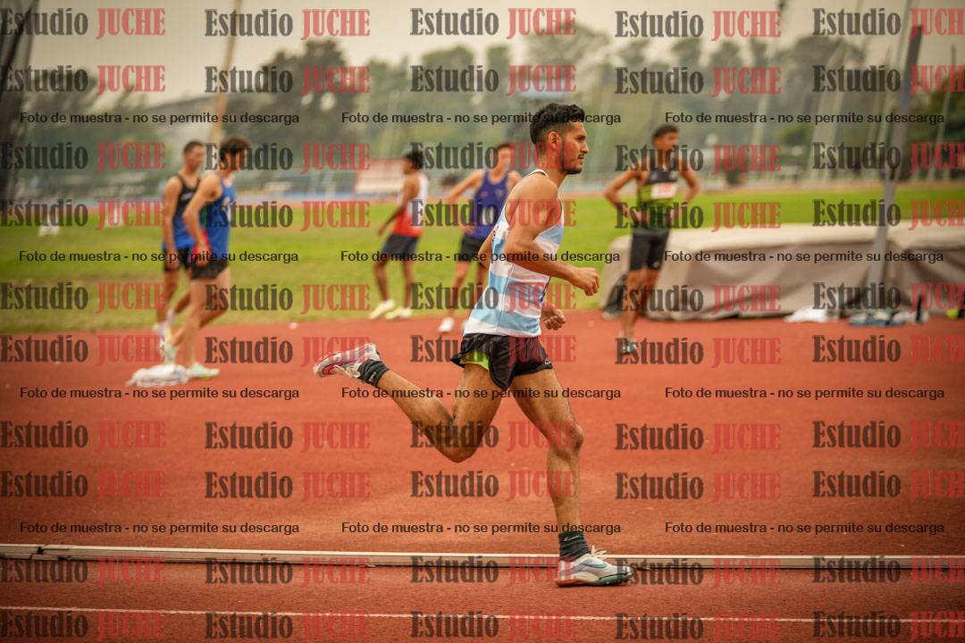 Fotos de los 800 m llanos de varones