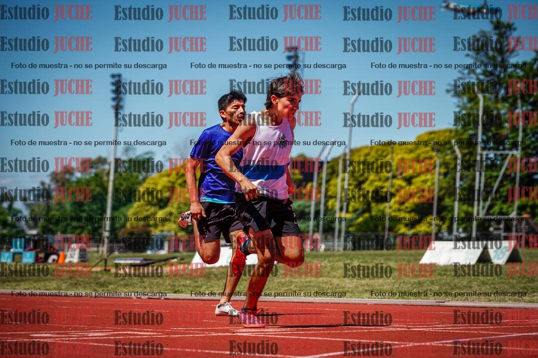 Fotos de los 150 m llanos de varones