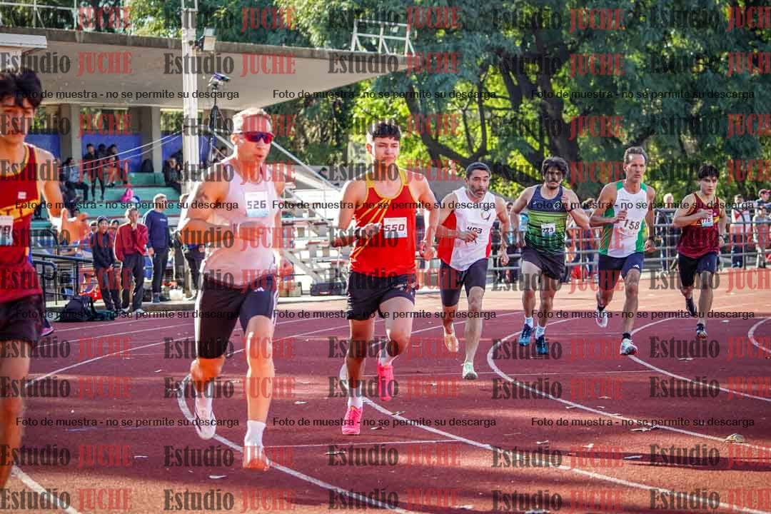 Fotos de los 800 m llanos de varones