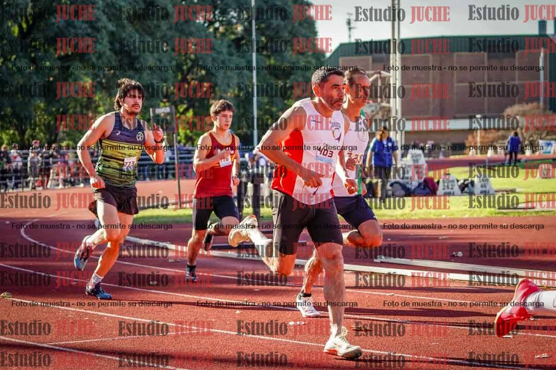 Fotos de los 800 m llanos de varones