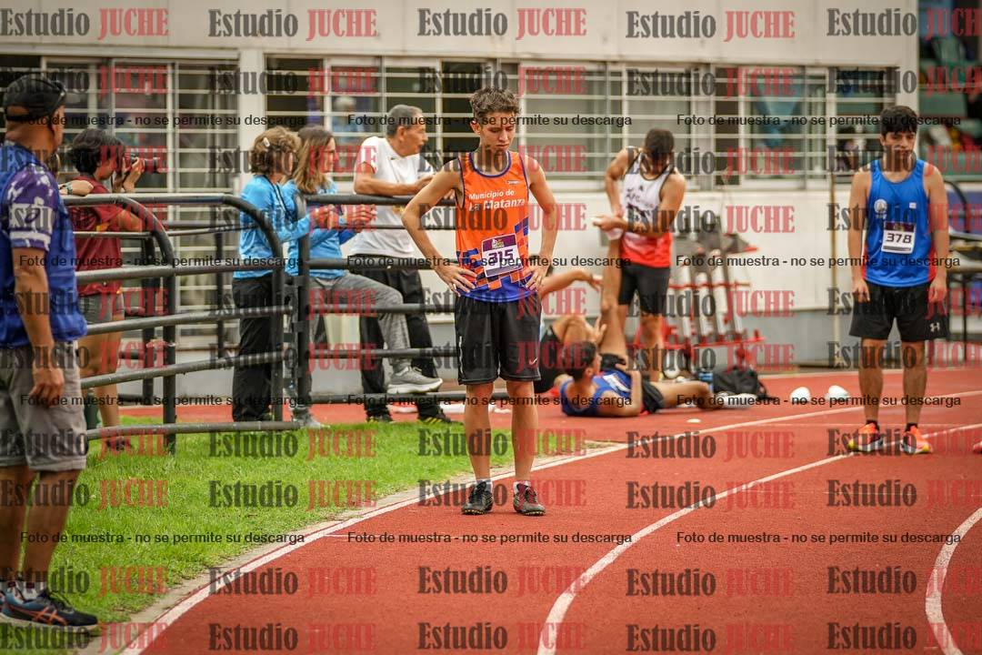 Fotos de los 800 m llanos de varones