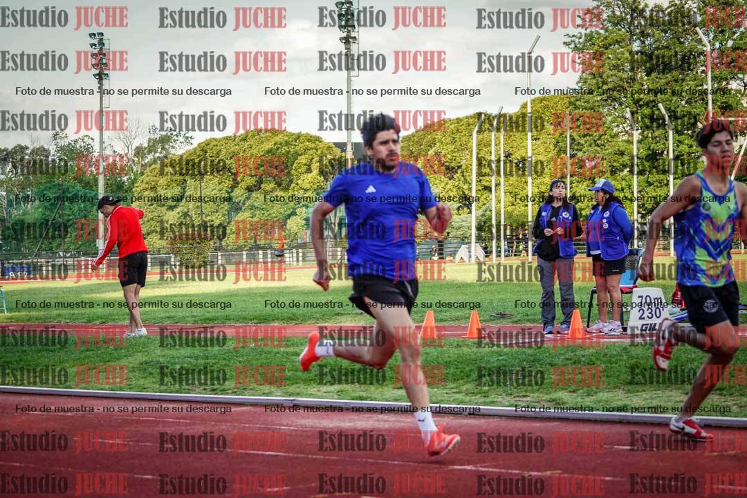 Fotos de los 400 m llanos de varones