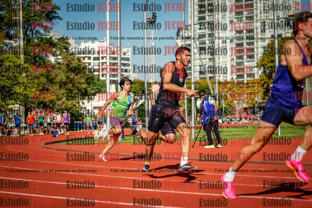 Fotos de los 200 m llanos de varones