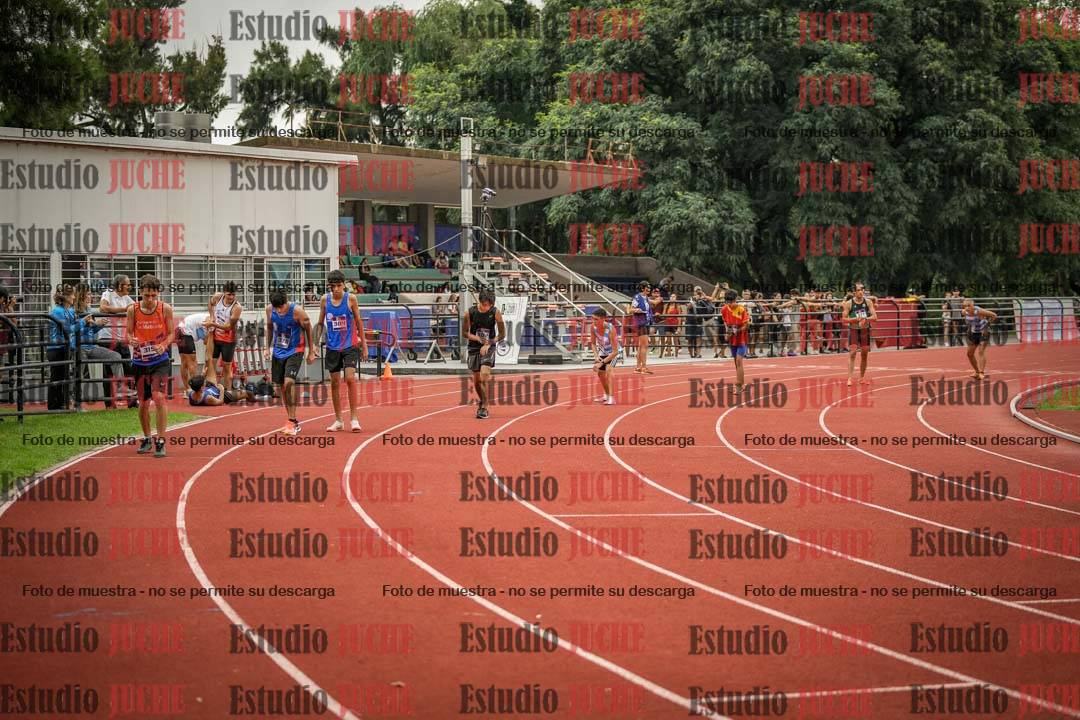Fotos de los 800 m llanos de varones