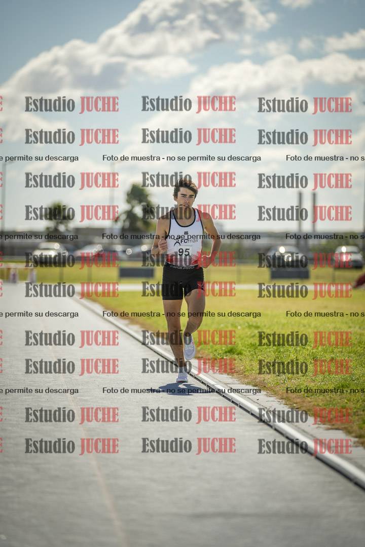 Fotos de los 800 m llanos de varones