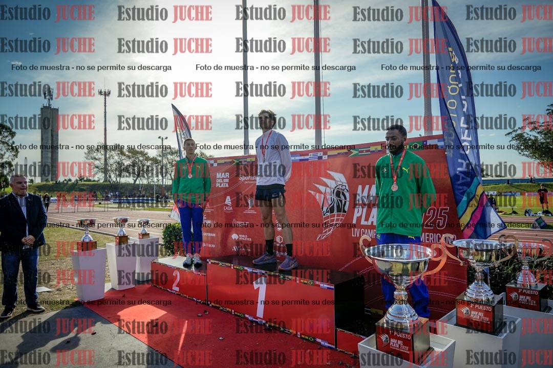 Fotos de algunos extras y podios del día 1